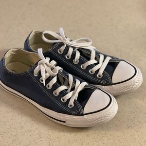 Womens Converse All Star tennis shoes